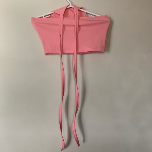 💓Cute Pink Halter Top💓 - Picture 3 of 4
